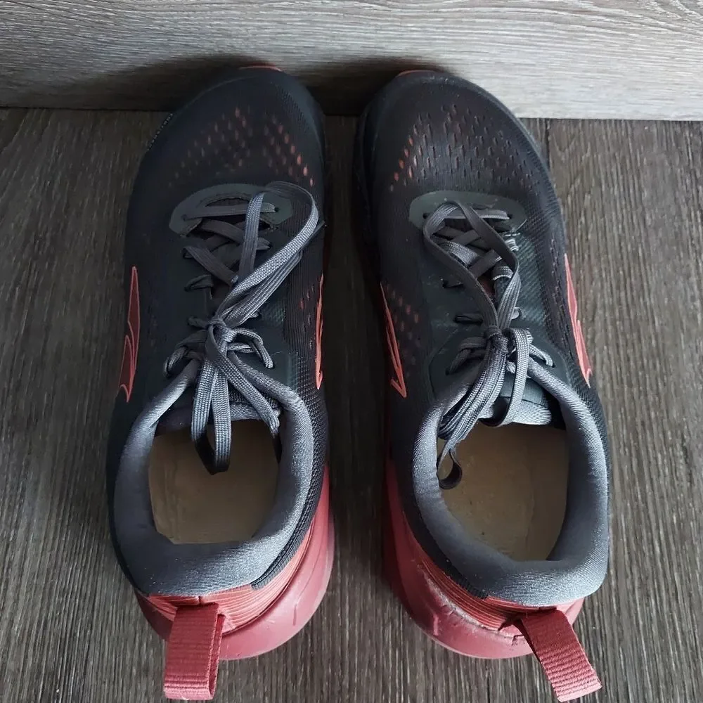 Altra Ego Paradigm 5 Running Shoe in Gray/Coral Size 10.5